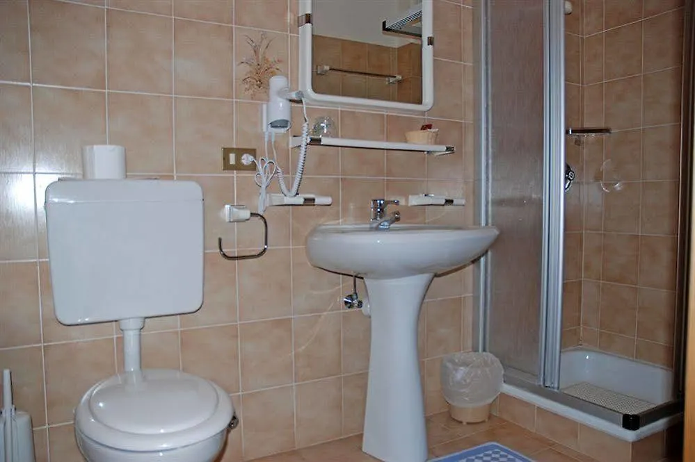 Albergo Bellavista Comelico Superiore 2*,  Italy
